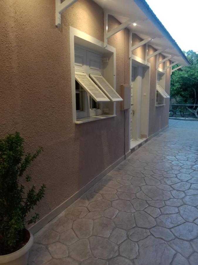 Menegis Apartment Zakynthos Town Ngoại thất bức ảnh