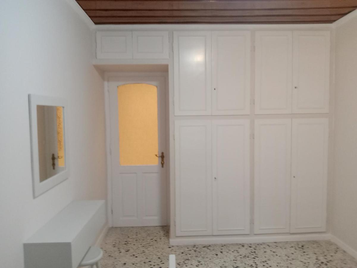 Menegis Apartment Zakynthos Town Ngoại thất bức ảnh