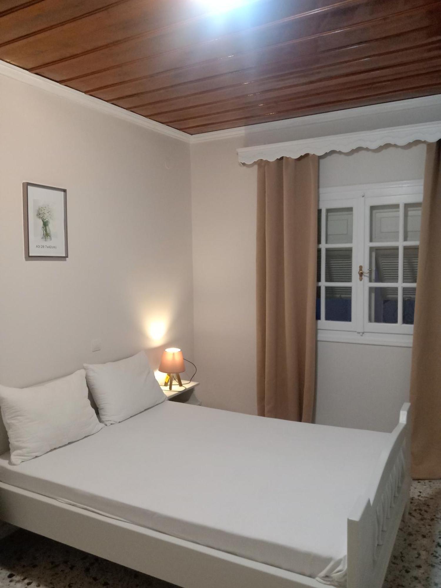 Menegis Apartment Zakynthos Town Ngoại thất bức ảnh