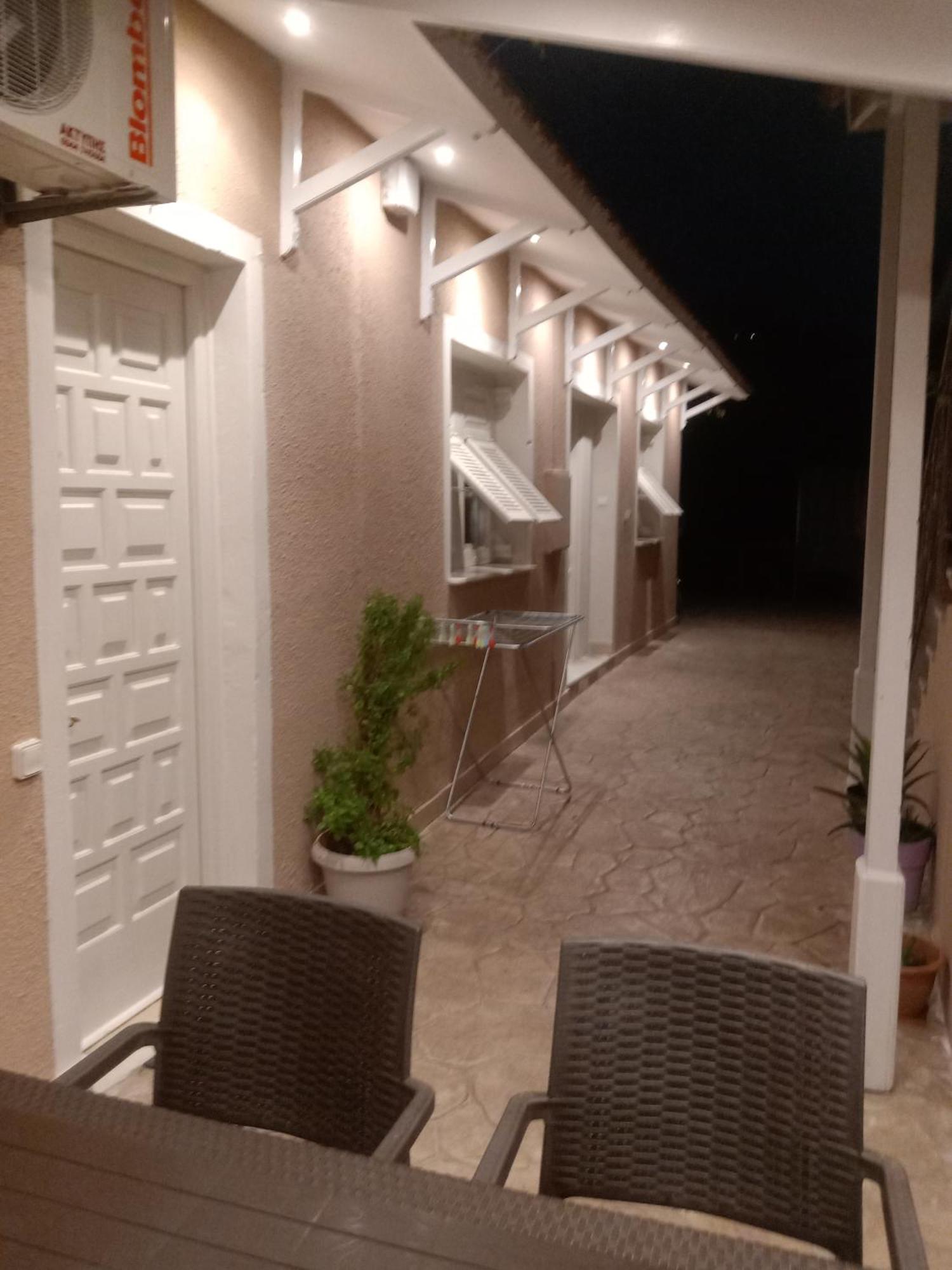 Menegis Apartment Zakynthos Town Ngoại thất bức ảnh