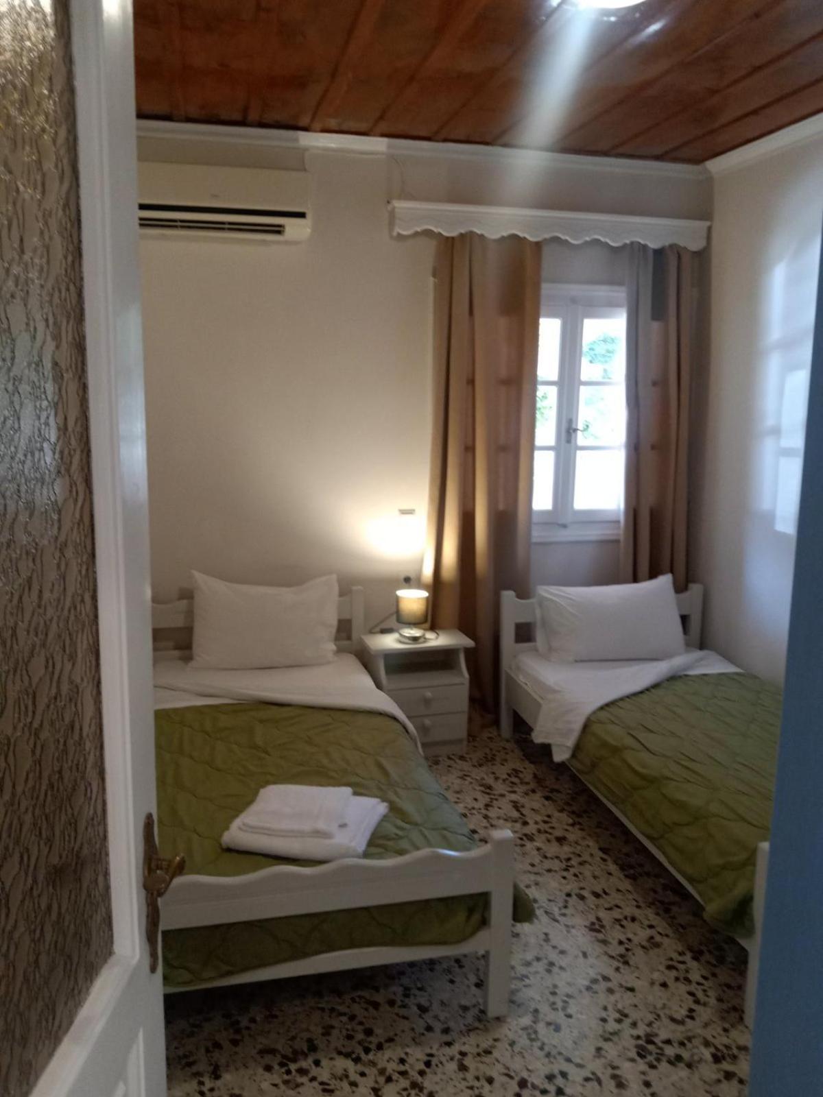 Menegis Apartment Zakynthos Town Ngoại thất bức ảnh